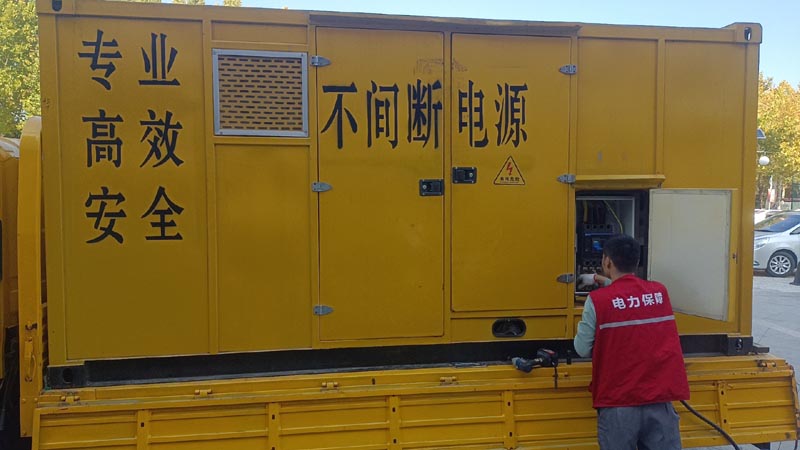 常州柴油发电机组和UPS电源配合使用时，如何避免切换过程中的电力中断？